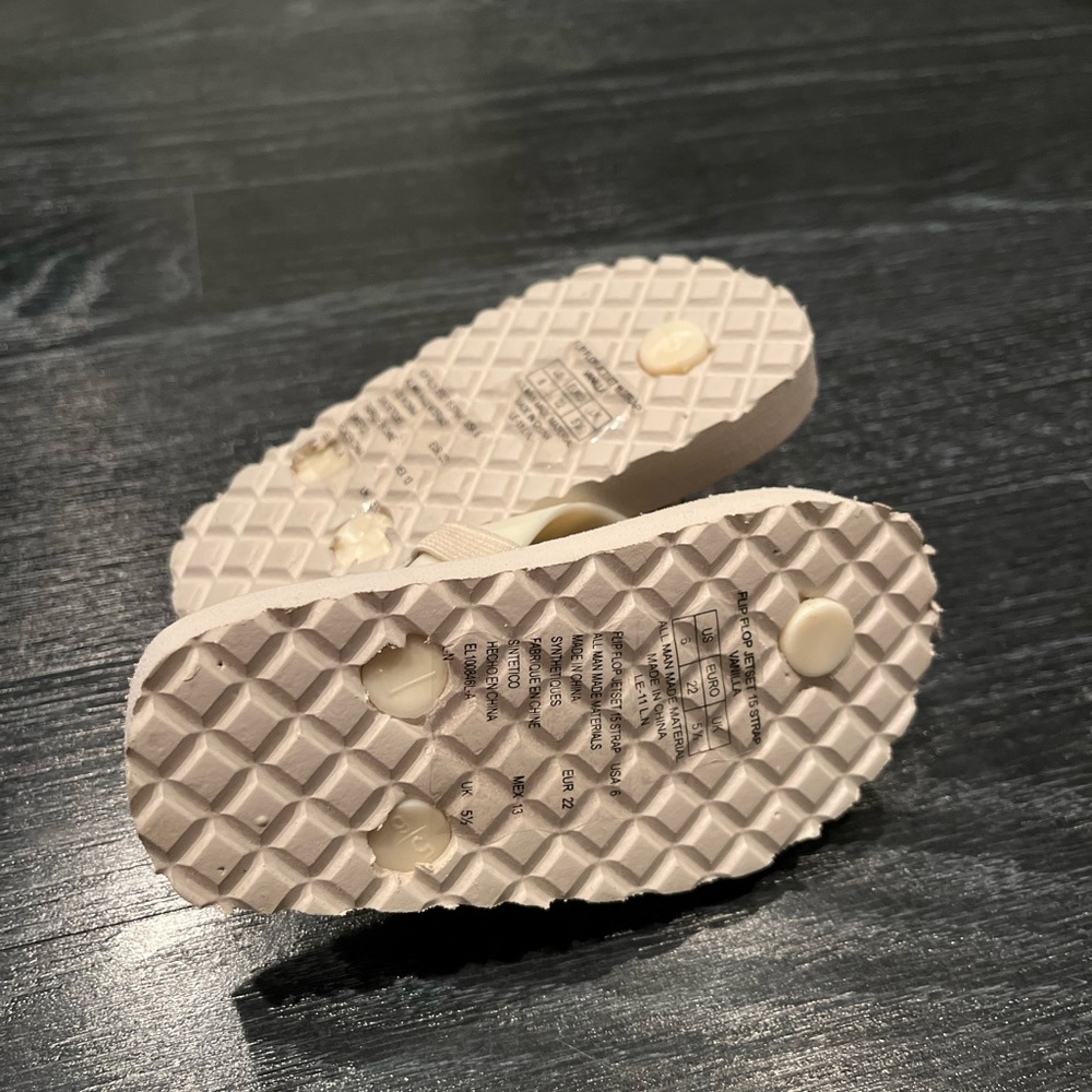 Michael Kors Jetset flip flops sandals shoes vanilla Toddlers Girls new - Picture 9 of 9